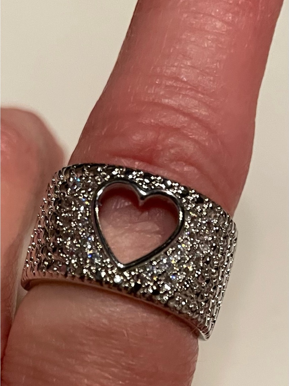 Heart Cutout Wide Band Ring - Silver sz 6 - Picture 7 of 7